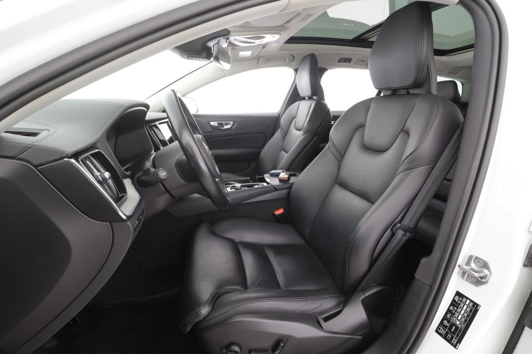 VOLVO V60 2021
