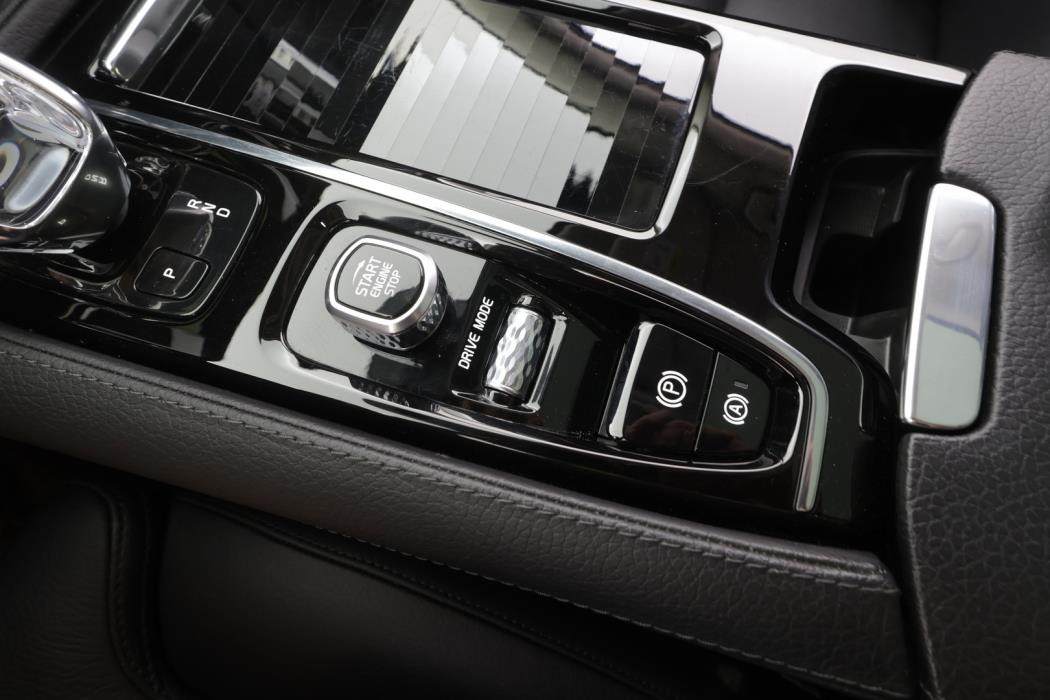 VOLVO V60 2021
