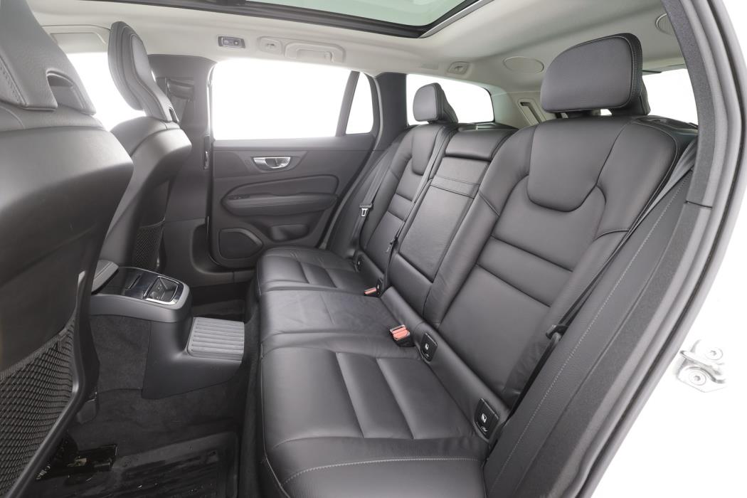 VOLVO V60 2021