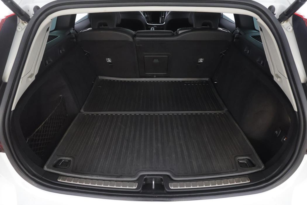 VOLVO V60 2021
