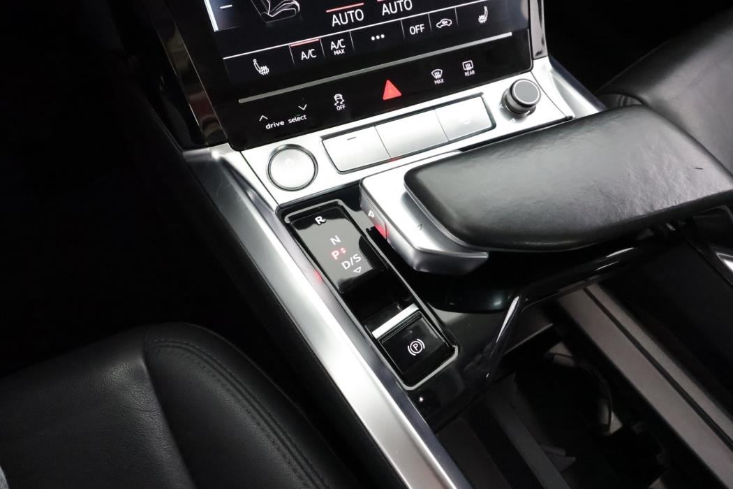 AUDI e-tron 2020