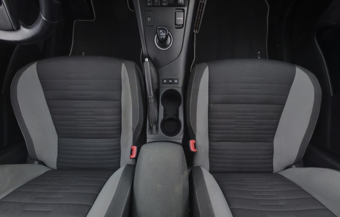 TOYOTA Auris 2016