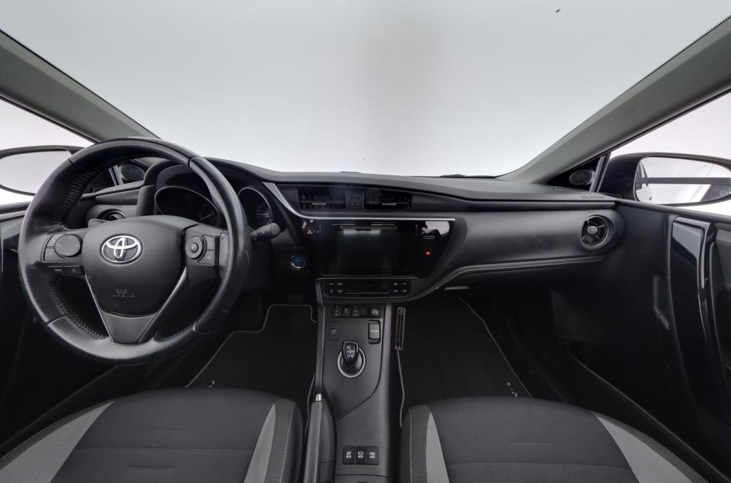 TOYOTA Auris 2016