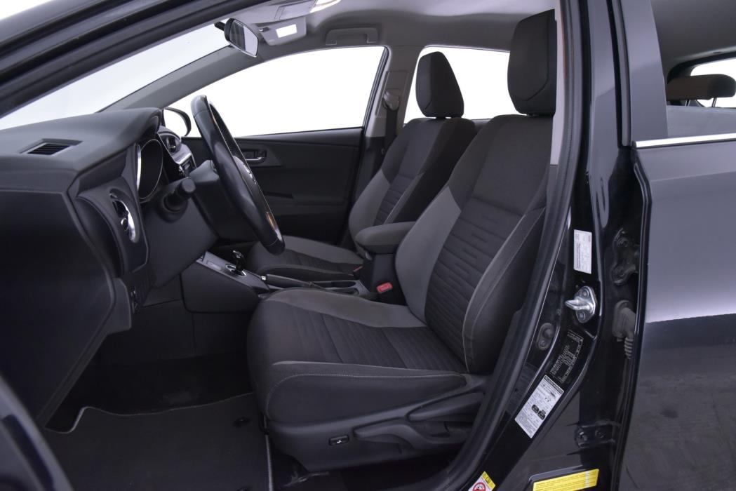 TOYOTA Auris 2016