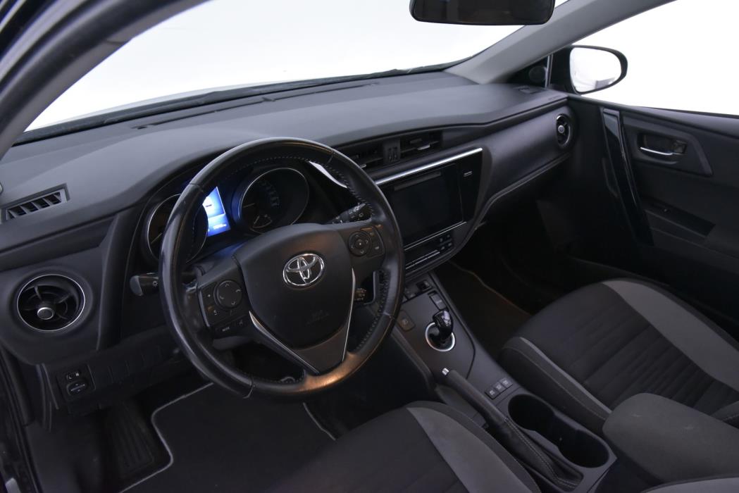 TOYOTA Auris 2016