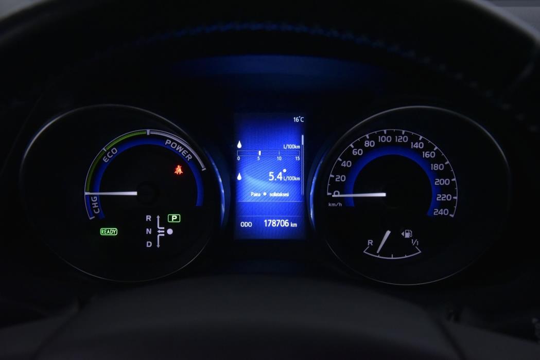 TOYOTA Auris 2016