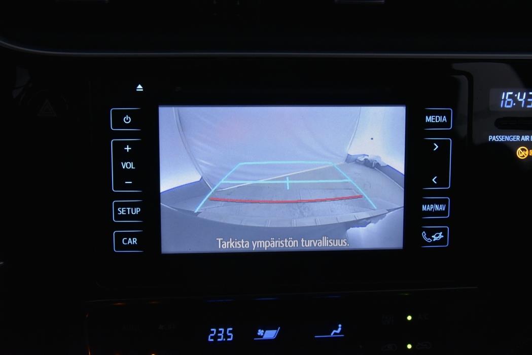 TOYOTA Auris 2016