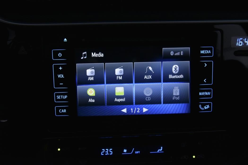 TOYOTA Auris 2016