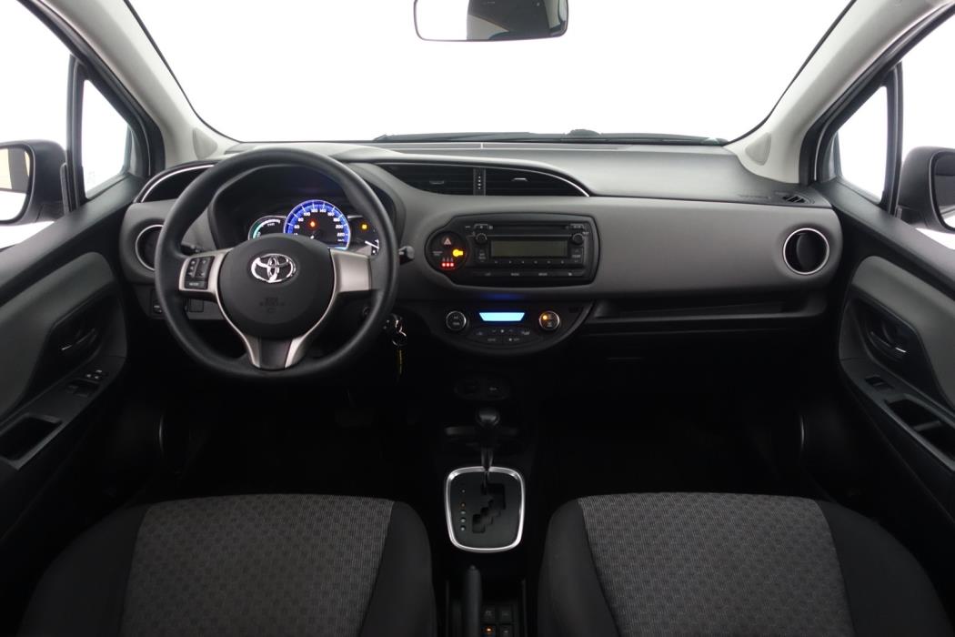 TOYOTA Yaris 2015