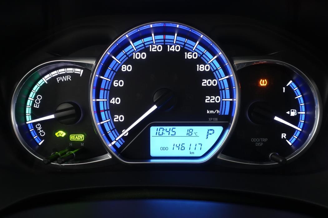 TOYOTA Yaris 2015