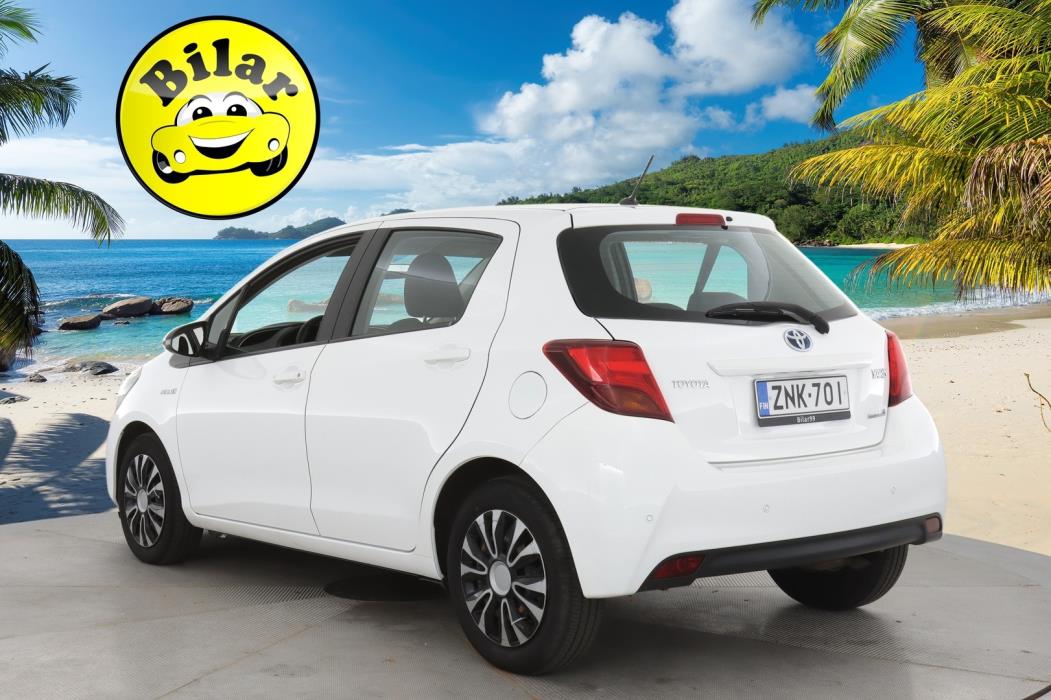 TOYOTA Yaris 2015