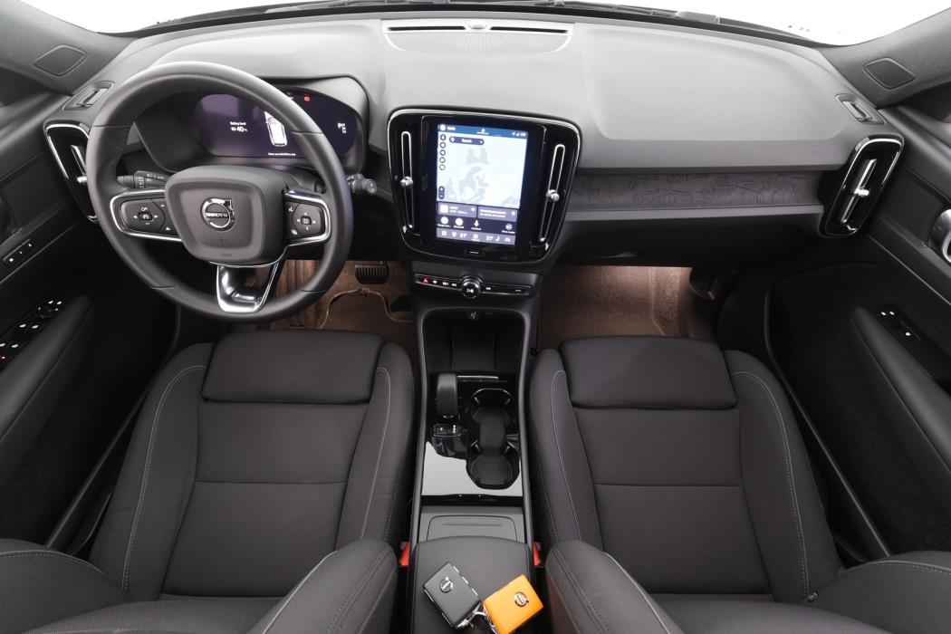 VOLVO XC40 2023