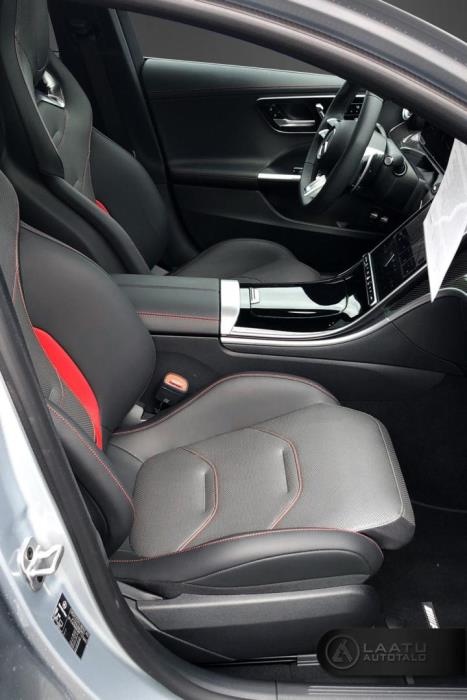 MERCEDES-BENZ C 63 AMG 2024