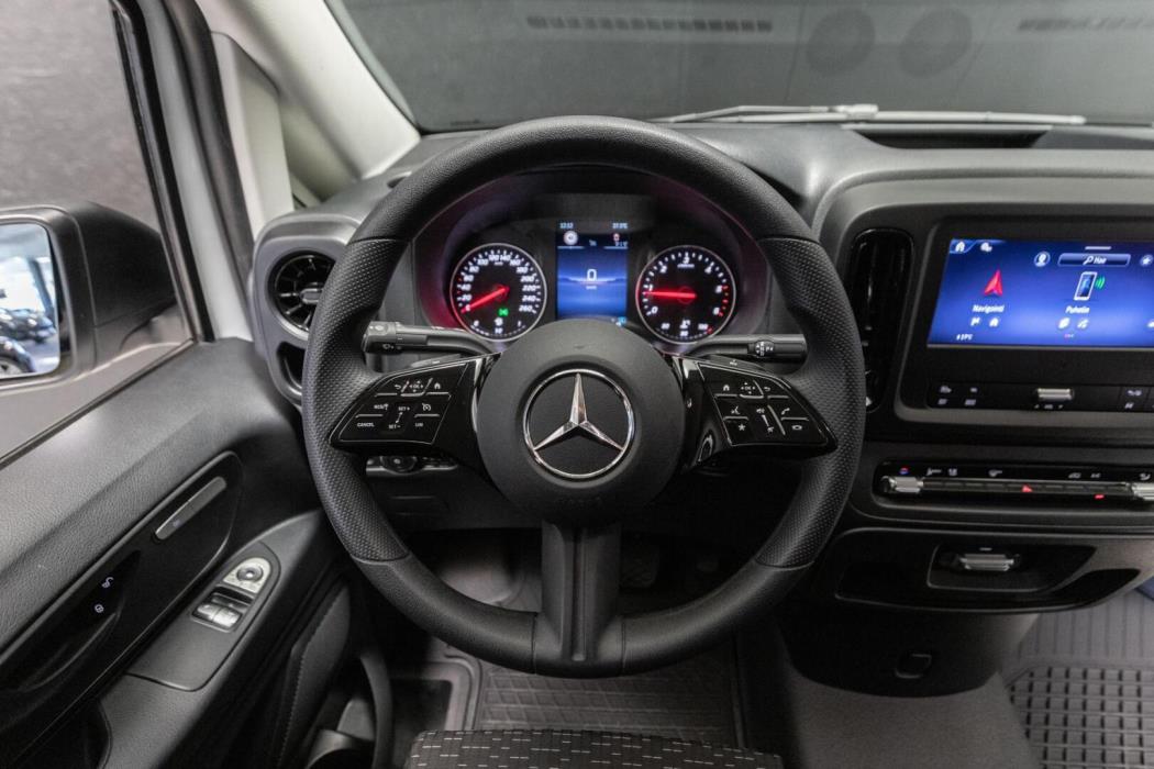 MERCEDES-BENZ Vito 2025
