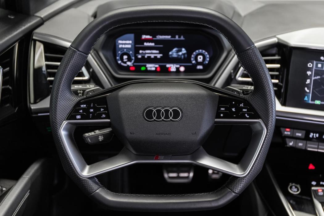 AUDI Q4 e-tron 2023