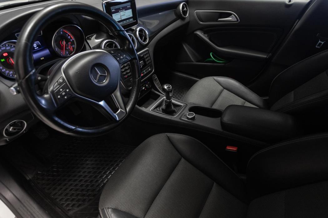 MERCEDES-BENZ CLA 2014