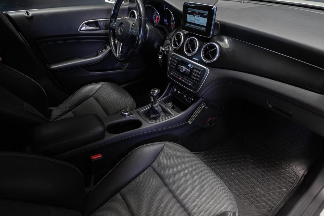 MERCEDES-BENZ CLA 2014
