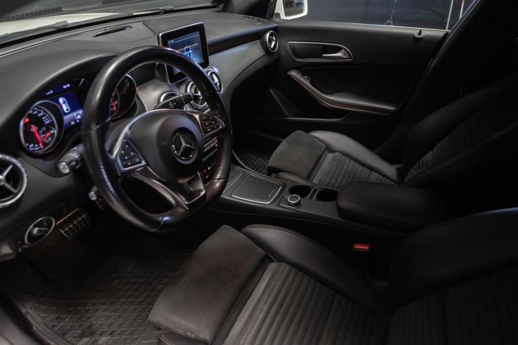 MERCEDES-BENZ CLA 2017