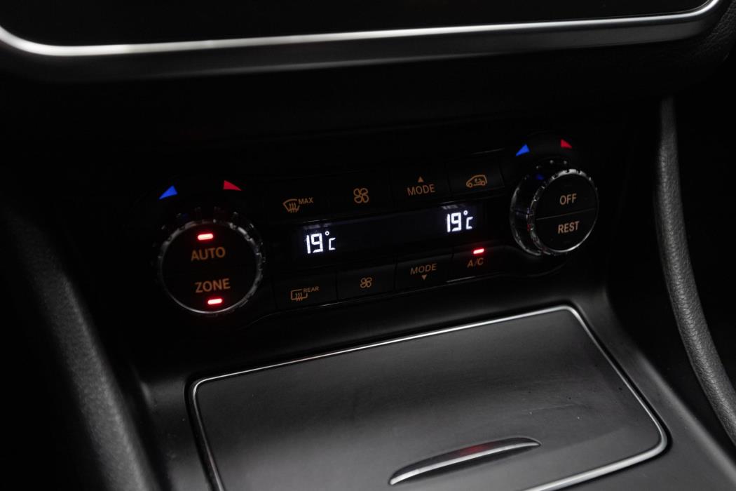 MERCEDES-BENZ CLA 2017