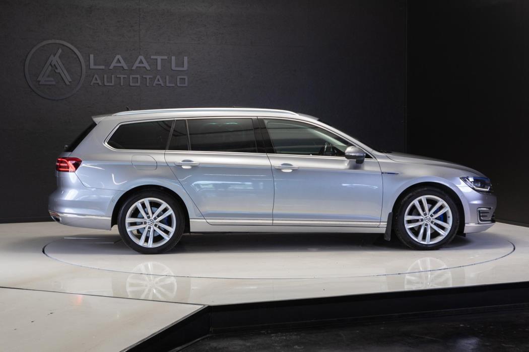 VOLKSWAGEN Passat 2017