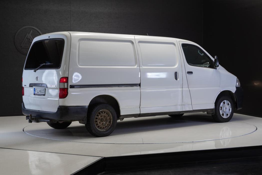TOYOTA Hiace 2009