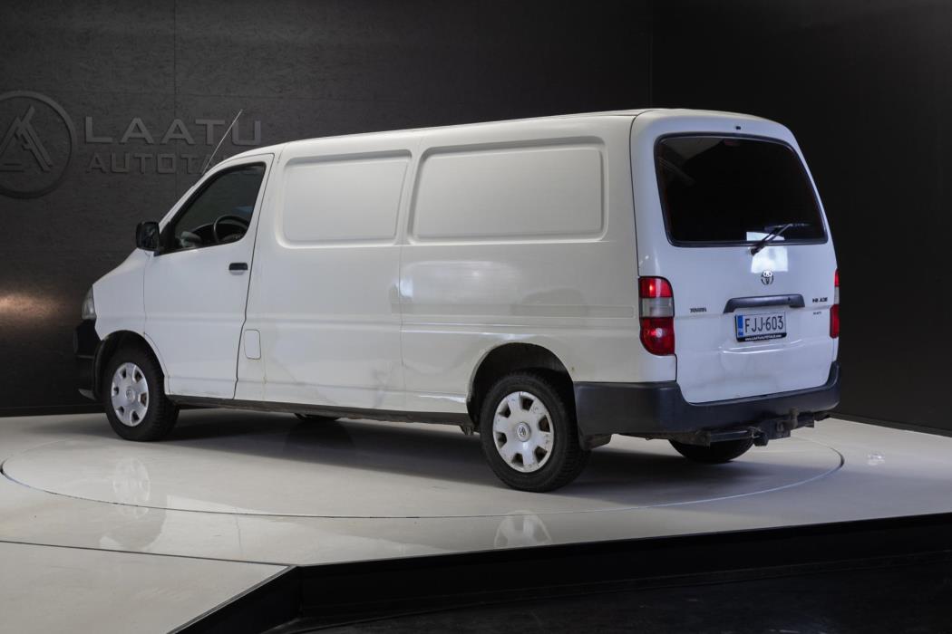 TOYOTA Hiace 2009