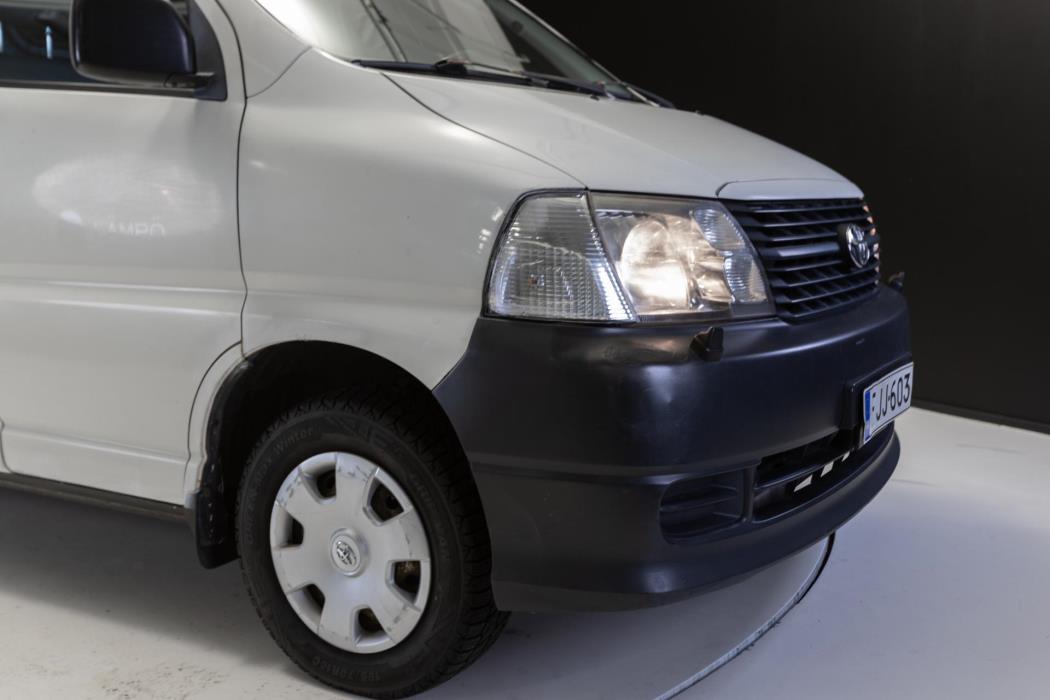TOYOTA Hiace 2009