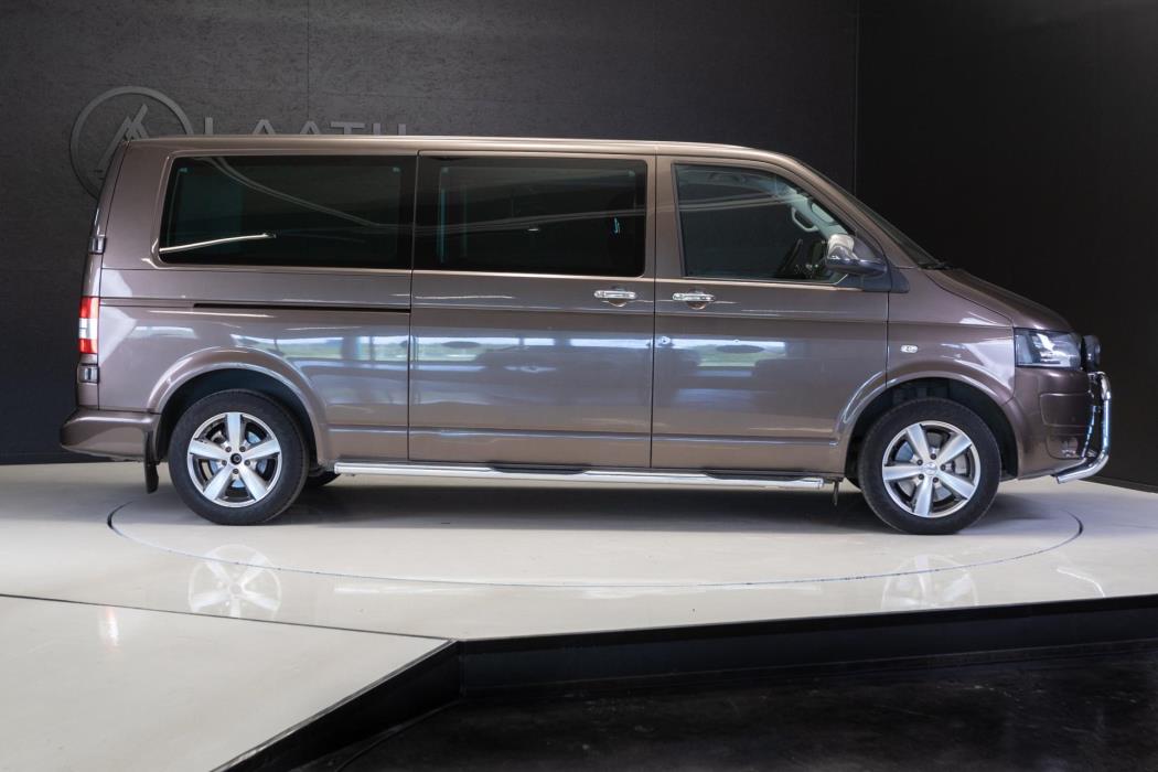 VOLKSWAGEN Caravelle 2012