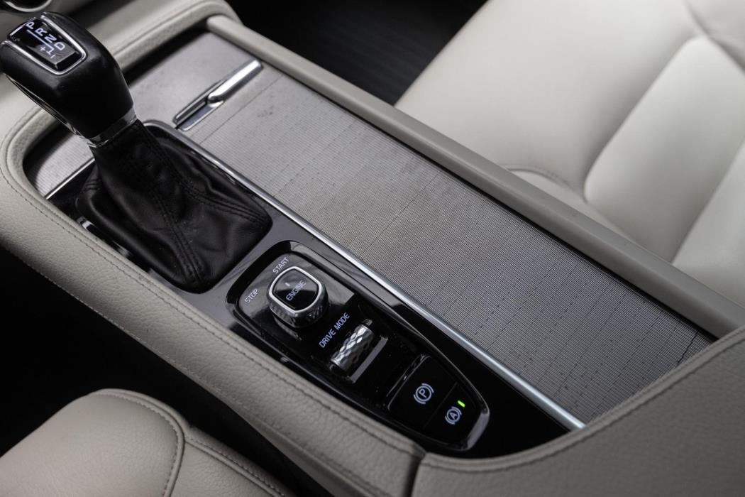 VOLVO S90 2017
