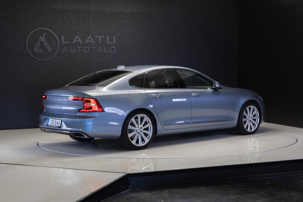 VOLVO S90 2017