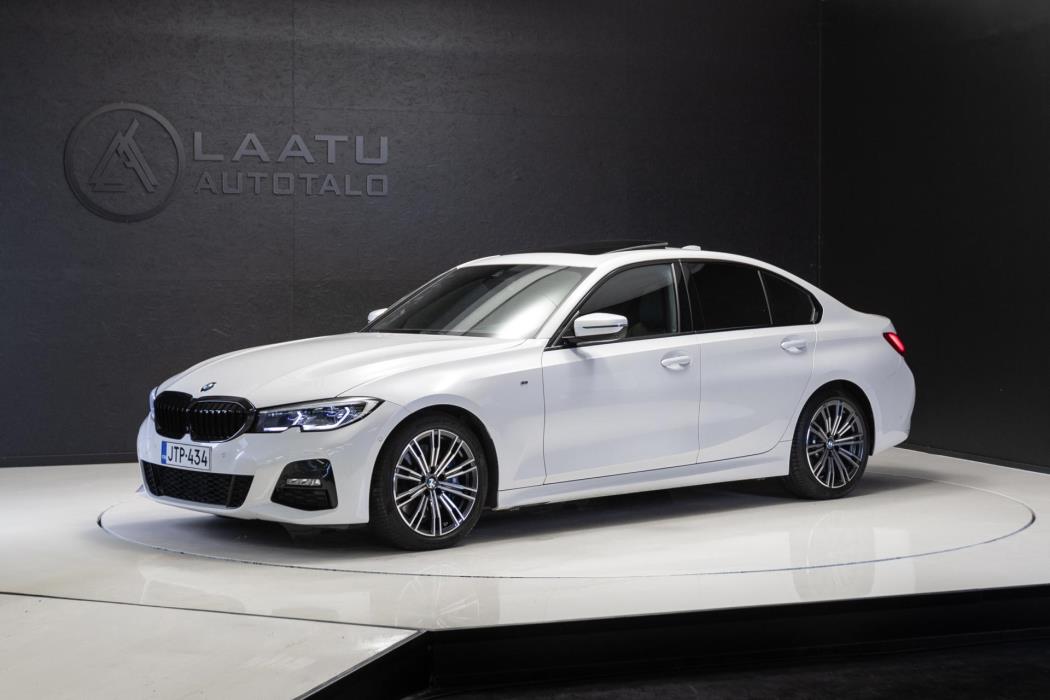 BMW 330 2021