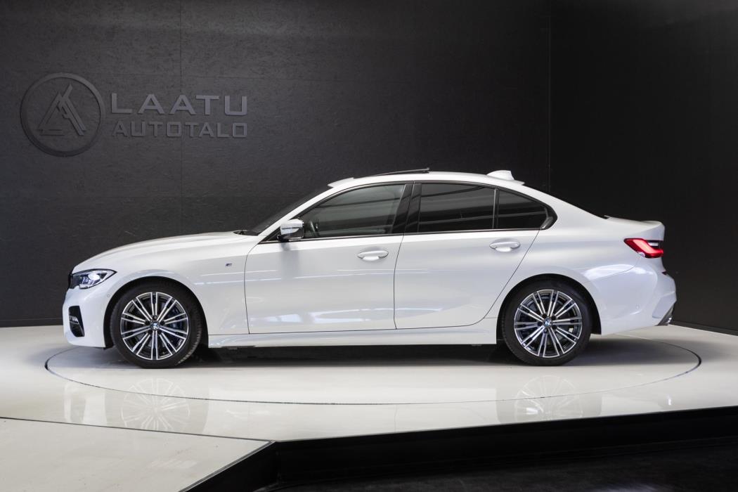 BMW 330 2021