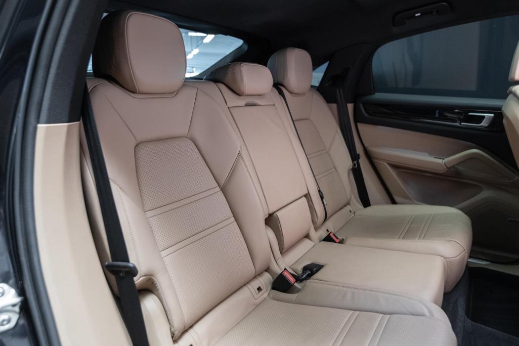 PORSCHE Cayenne 2021