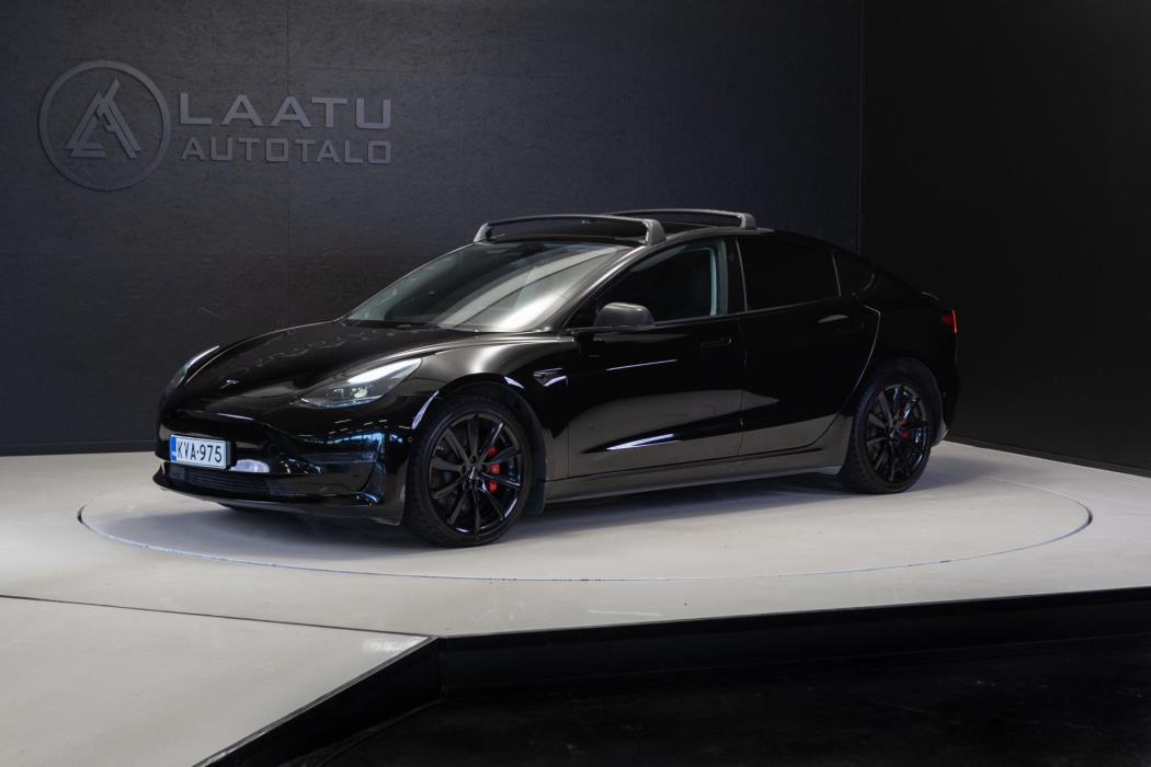 TESLA Model 3 2022