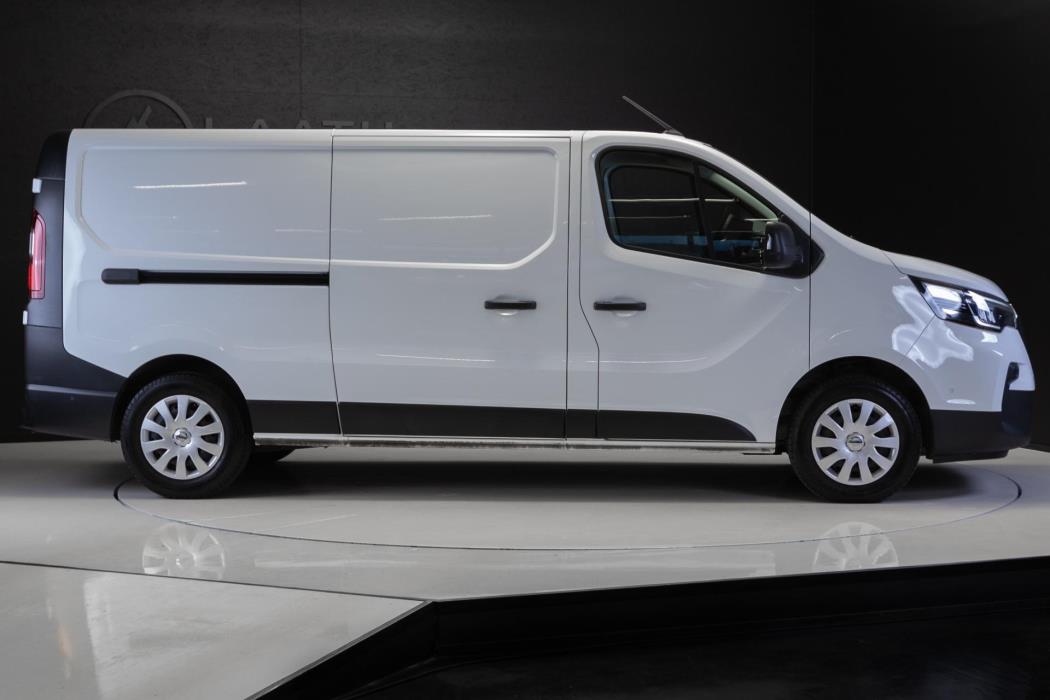 NISSAN Primastar 2023