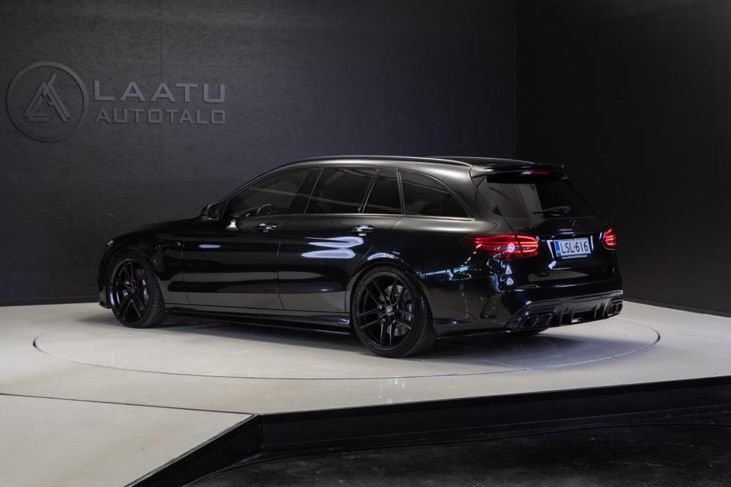 MERCEDES-BENZ C 63 AMG 2016