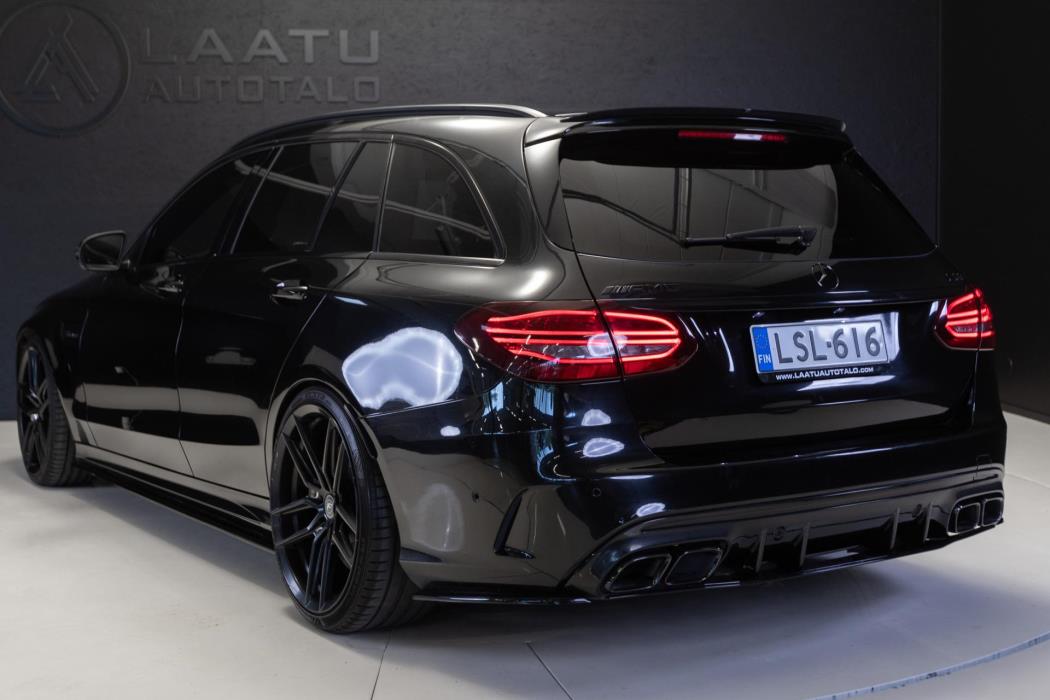 MERCEDES-BENZ C 63 AMG 2016