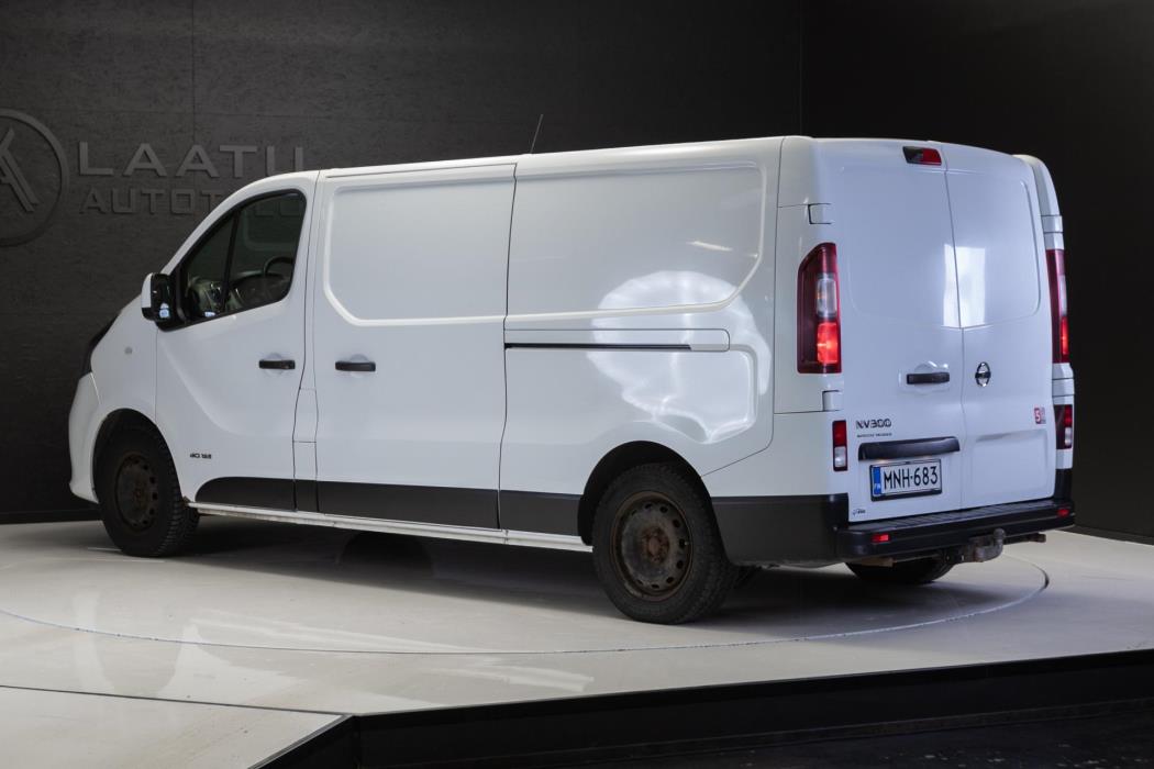 NISSAN NV300 2019