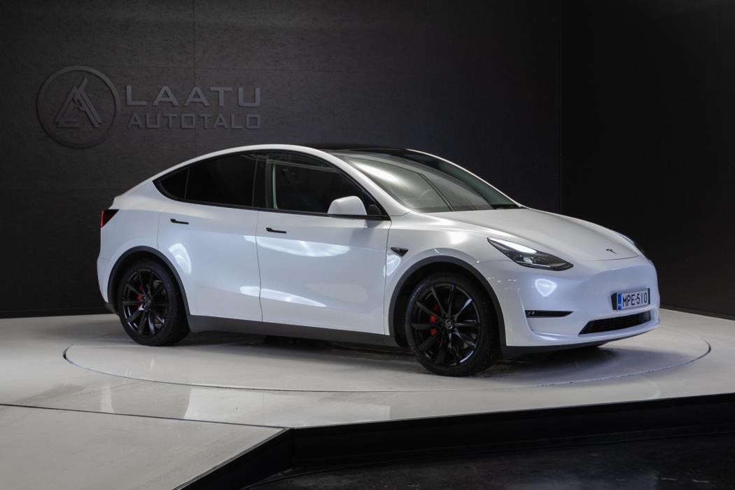 TESLA Model Y 2022