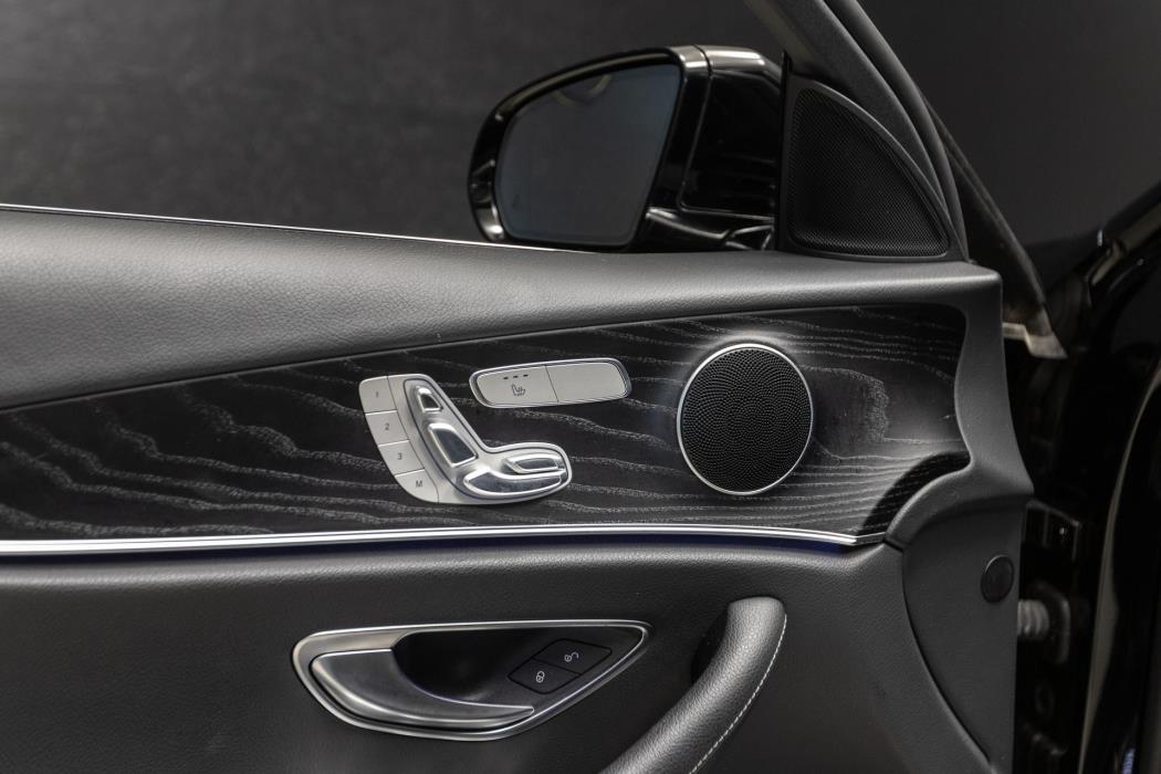 MERCEDES-BENZ E 2021