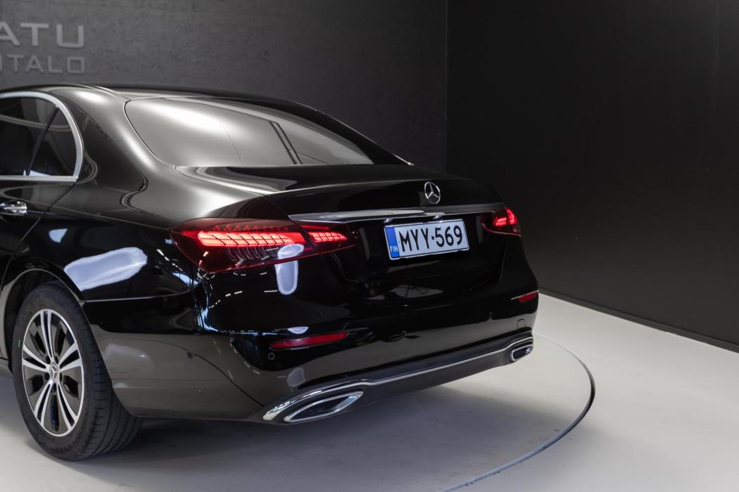 MERCEDES-BENZ E 2021