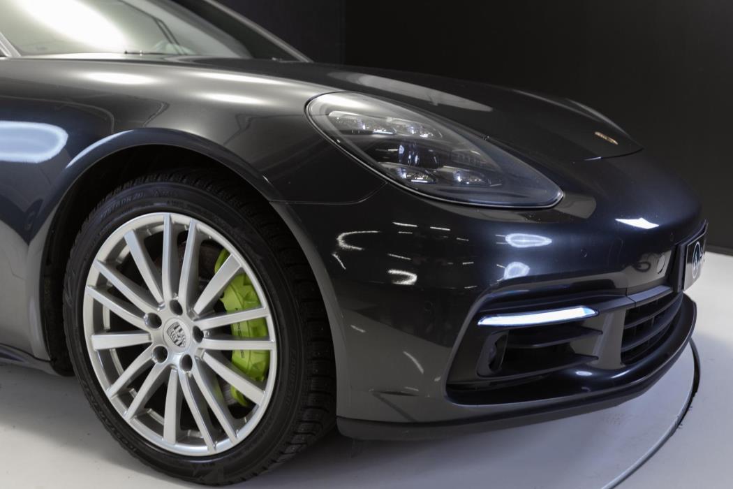 PORSCHE Panamera 2018