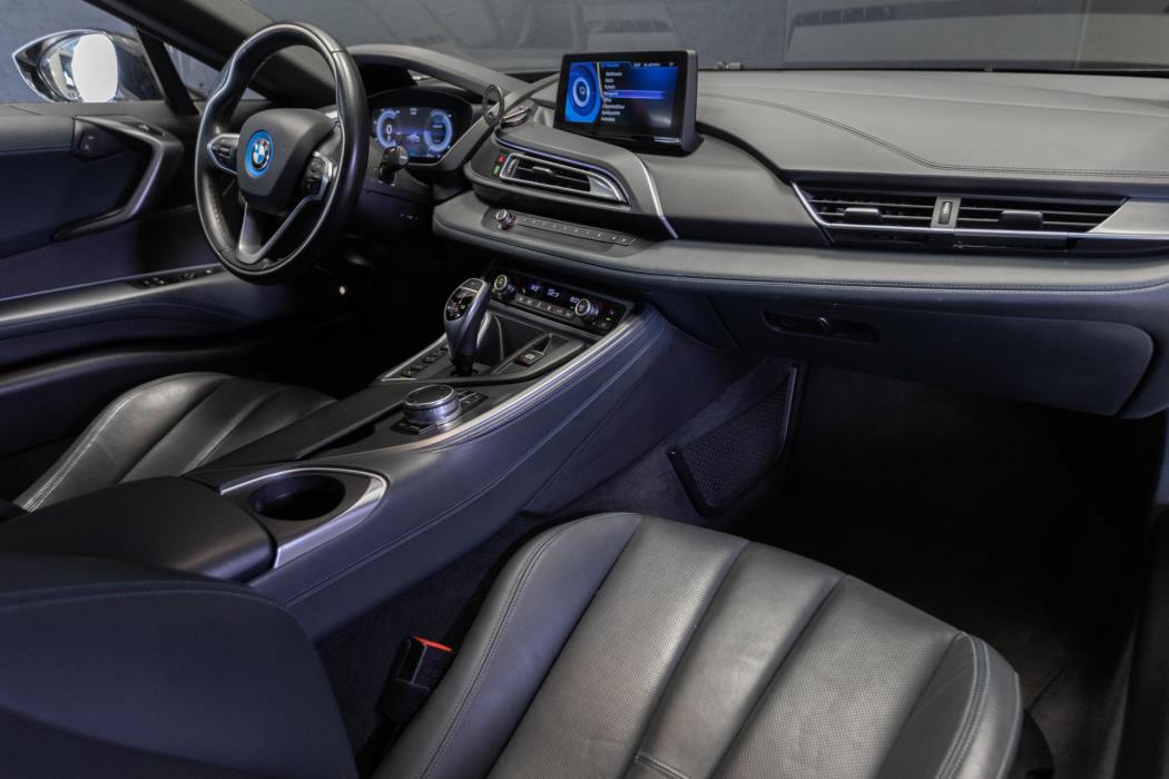 BMW i8 2017
