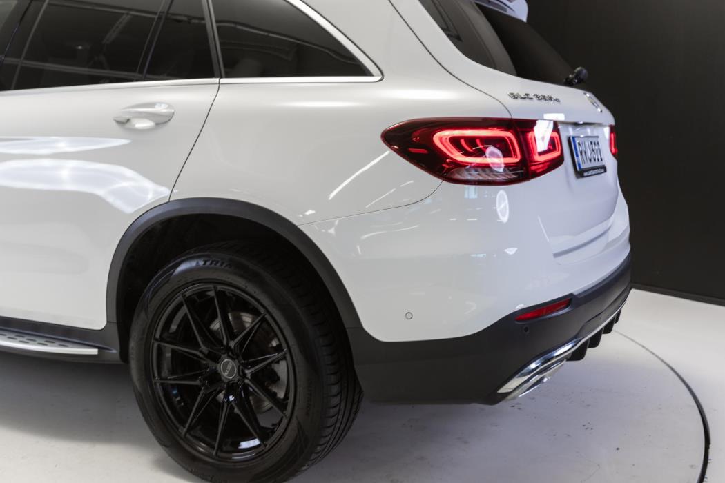 MERCEDES-BENZ GLC 2021