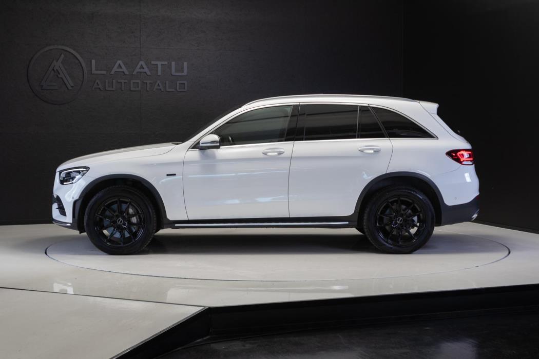 MERCEDES-BENZ GLC 2021