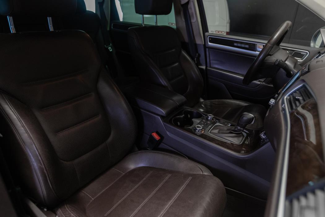 VOLKSWAGEN Touareg 2011