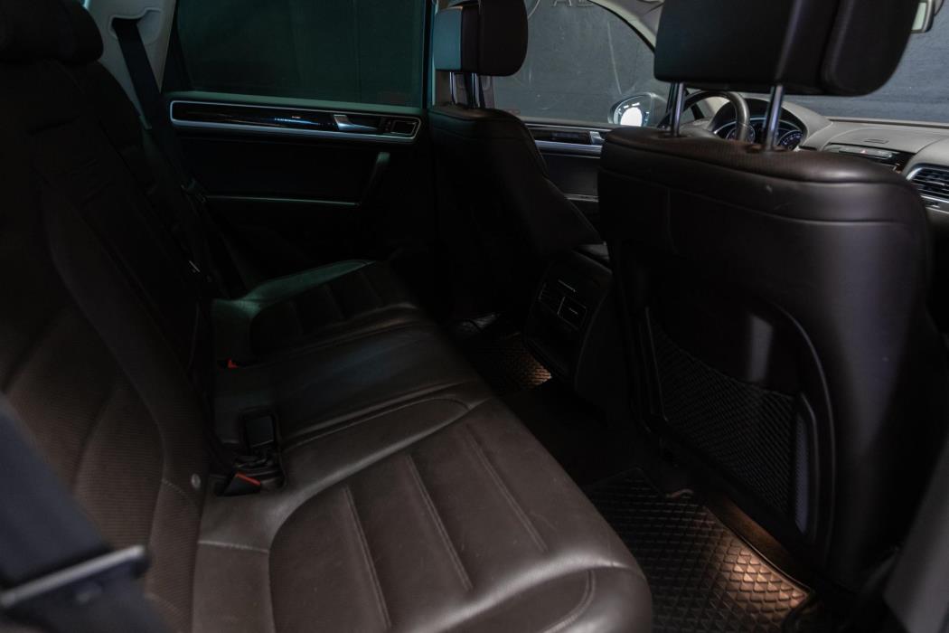 VOLKSWAGEN Touareg 2011