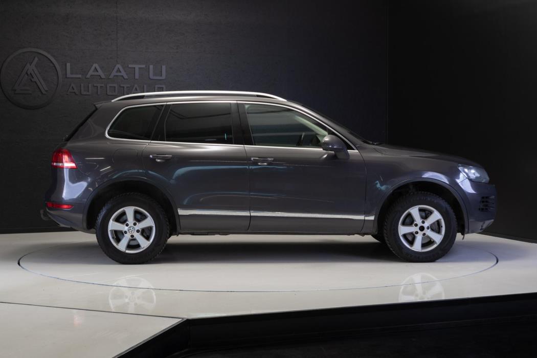 VOLKSWAGEN Touareg 2011