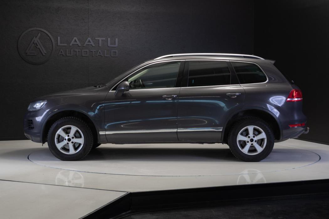 VOLKSWAGEN Touareg 2011