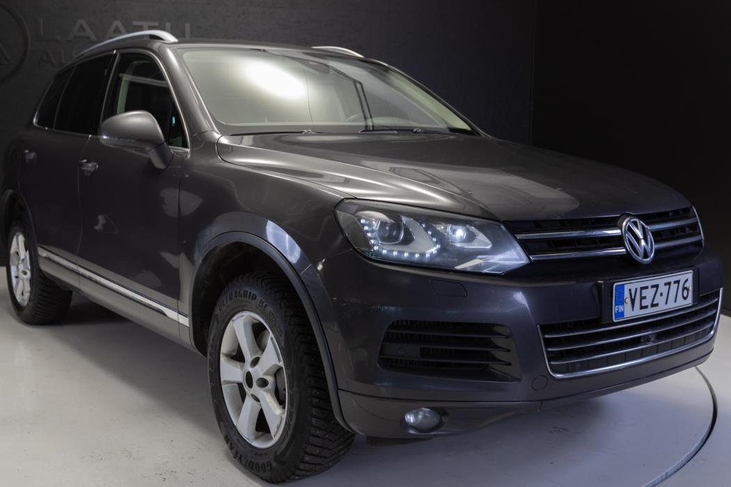 VOLKSWAGEN Touareg 2011